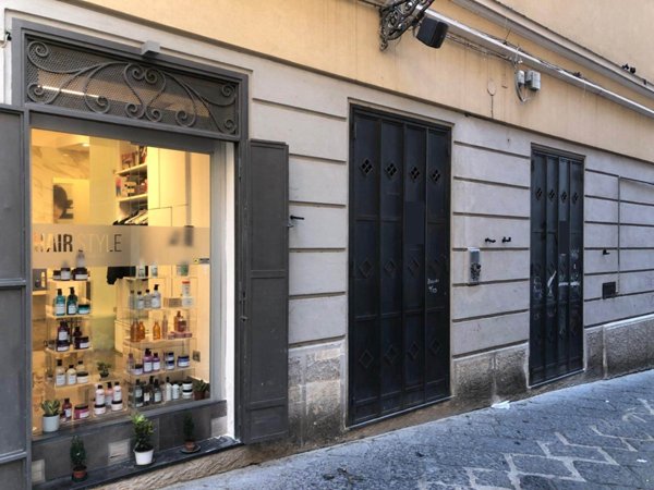 negozio in affitto a Salerno in zona Centro Città