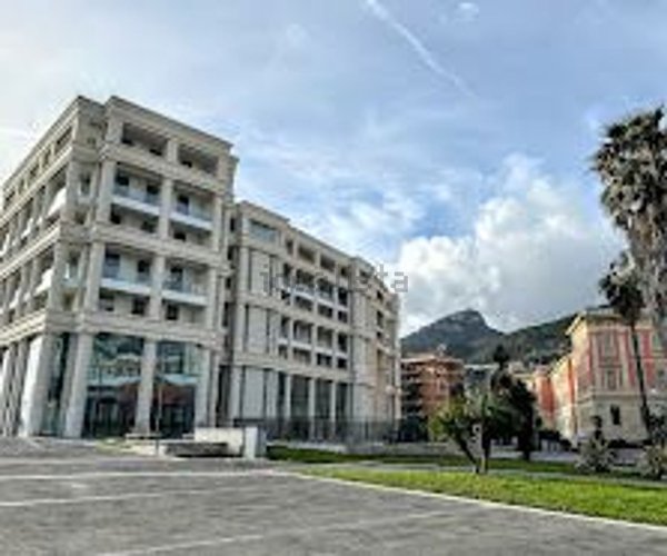 appartamento in affitto a Salerno in zona Centro Città