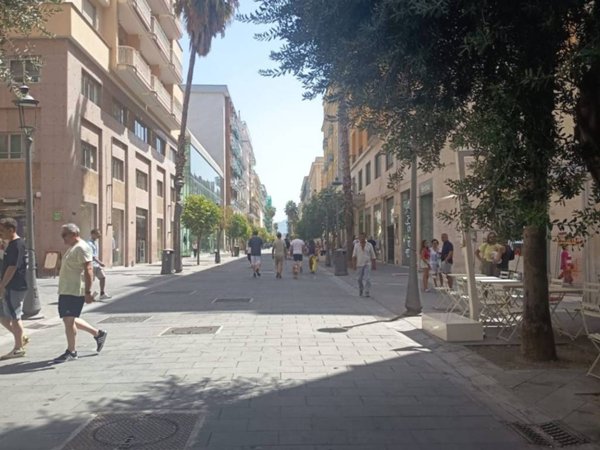 negozio in affitto a Salerno in zona Centro Città
