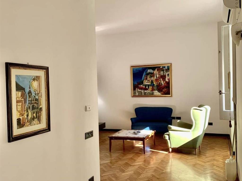 appartamento in affitto a Salerno in zona Centro Città