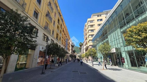 ufficio in affitto a Salerno in zona Centro Città