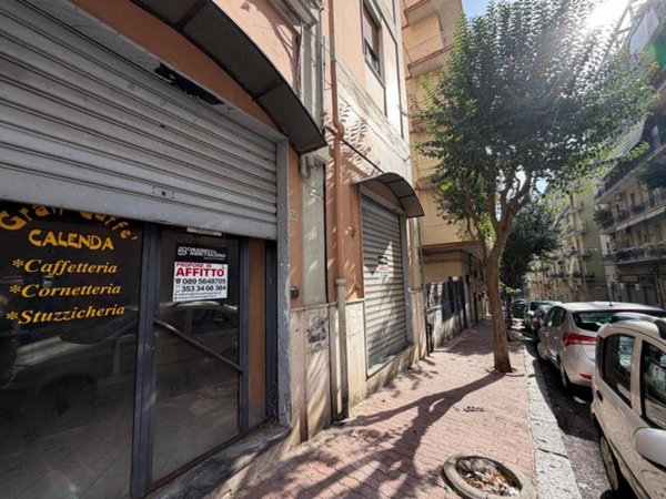 locale commerciale in affitto a Salerno