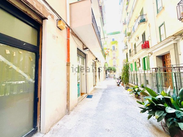 locale commerciale in affitto a Salerno in zona Centro Città