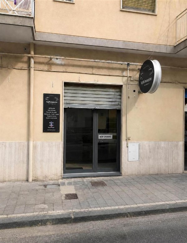 locale commerciale in affitto a Salerno in zona Pastena