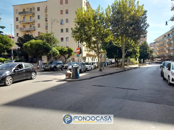 locale commerciale in affitto a Salerno in zona Torrione