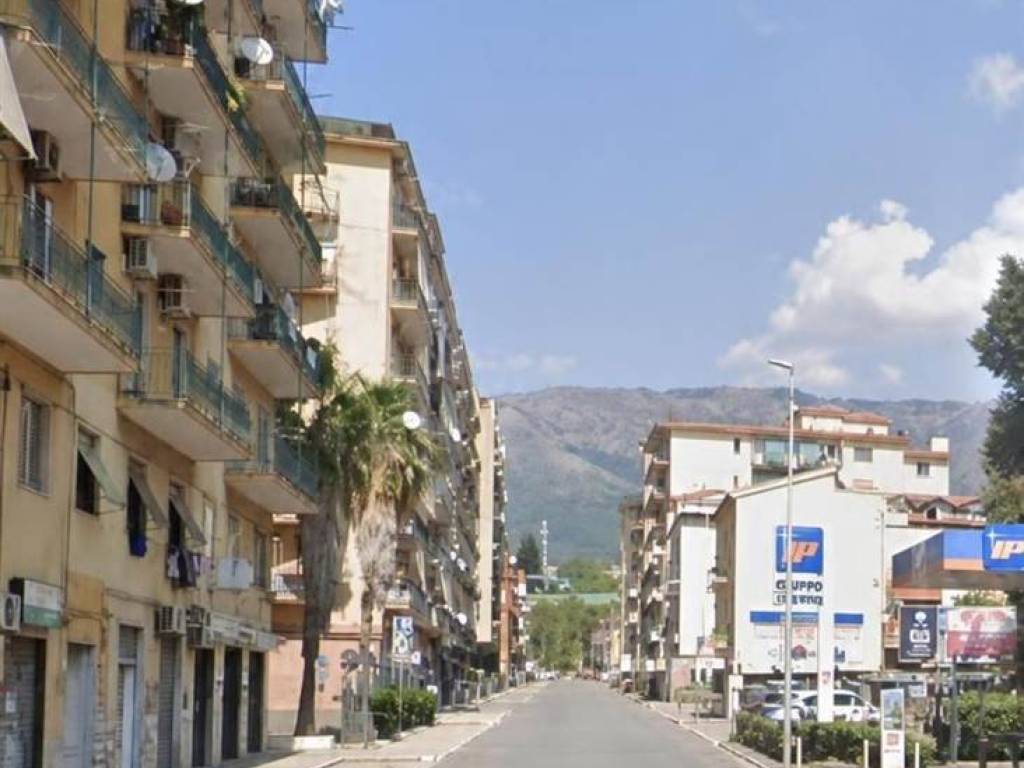 box auto in affitto a Salerno in zona Irno