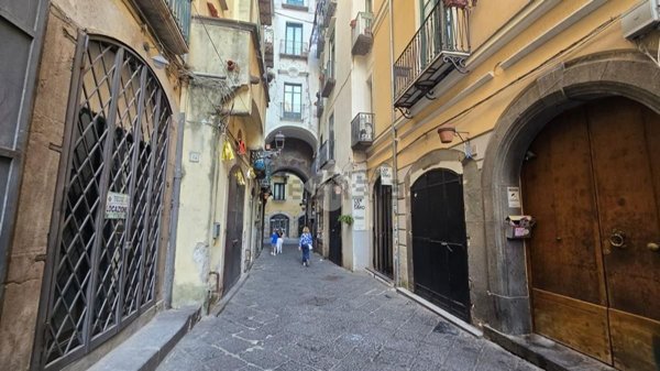 locale commerciale in affitto a Salerno in zona Centro Città