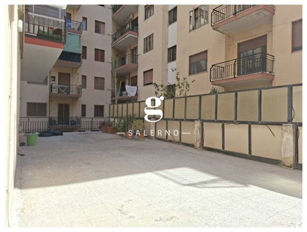appartamento in affitto a Salerno in zona Centro Città