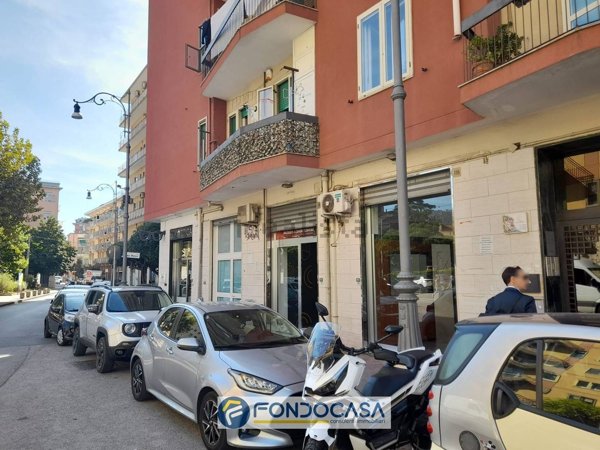 locale commerciale in affitto a Salerno in zona Torrione