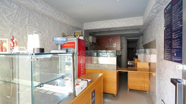 locale commerciale in affitto a Salerno in zona Centro Città