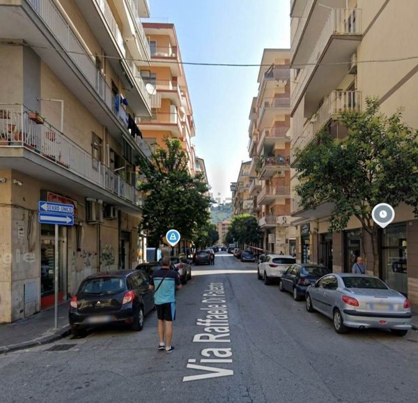 locale commerciale in affitto a Salerno in zona Pastena