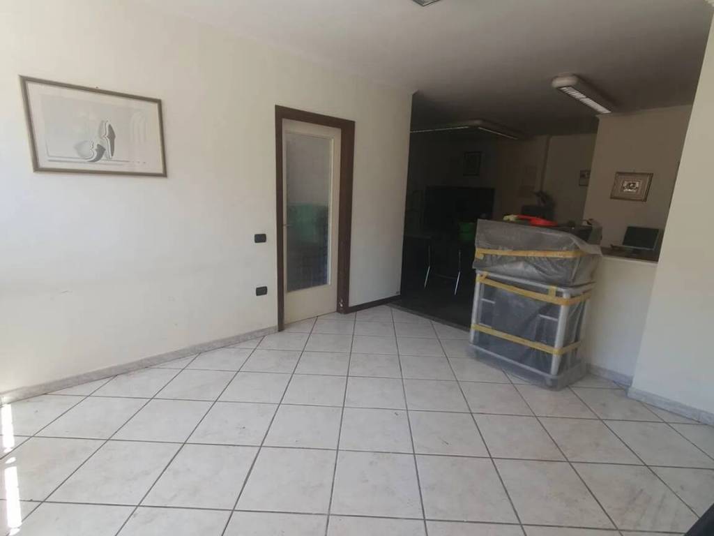 ufficio in affitto a San Cipriano Picentino in zona Campigliano