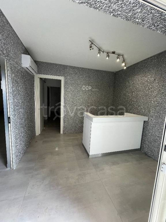 negozio in affitto a San Cipriano Picentino in zona Campigliano