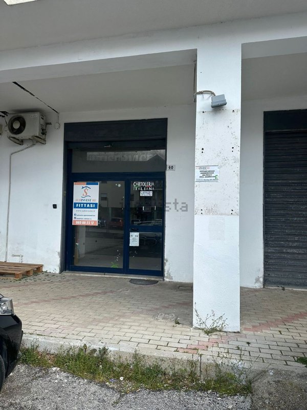locale commerciale in affitto a San Cipriano Picentino in zona Campigliano