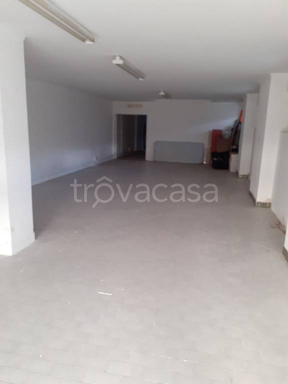 locale commerciale in affitto a San Cipriano Picentino in zona Campigliano