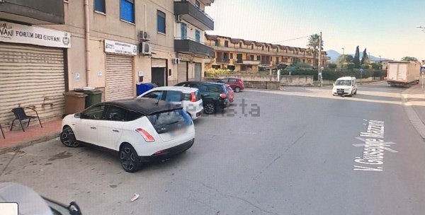 locale commerciale in affitto a Sant'Egidio del Monte Albino