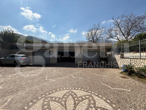 negozio in affitto a Sant'Egidio del Monte Albino