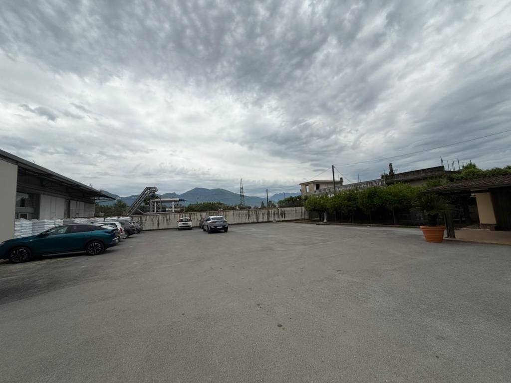 locale commerciale in affitto a San Valentino Torio