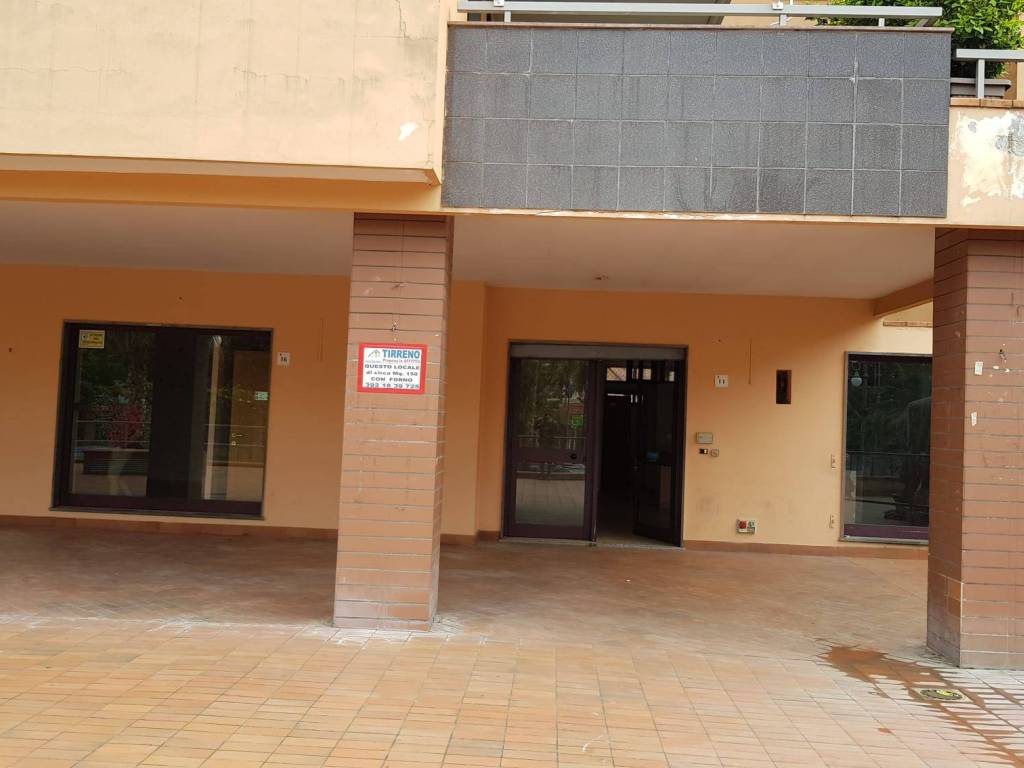 negozio in affitto a San Valentino Torio