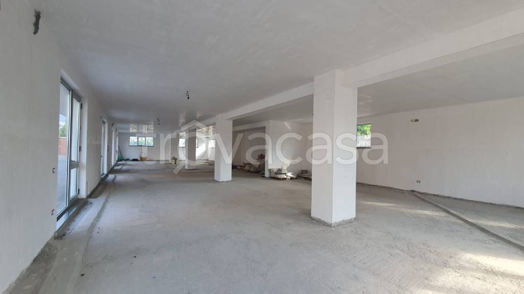 negozio in affitto a San Valentino Torio