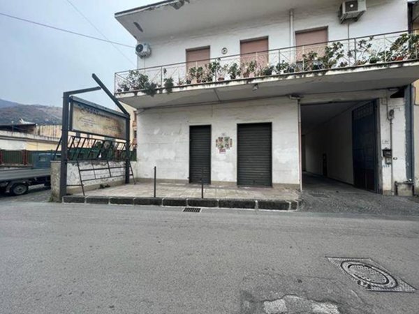 negozio in affitto a Sarno in zona Lavorate