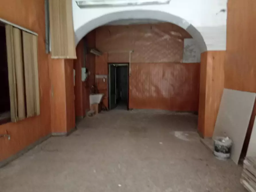 locale commerciale in affitto a Sarno