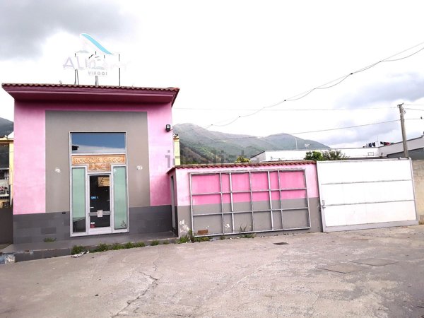 locale commerciale in affitto a Sarno in zona Lavorate