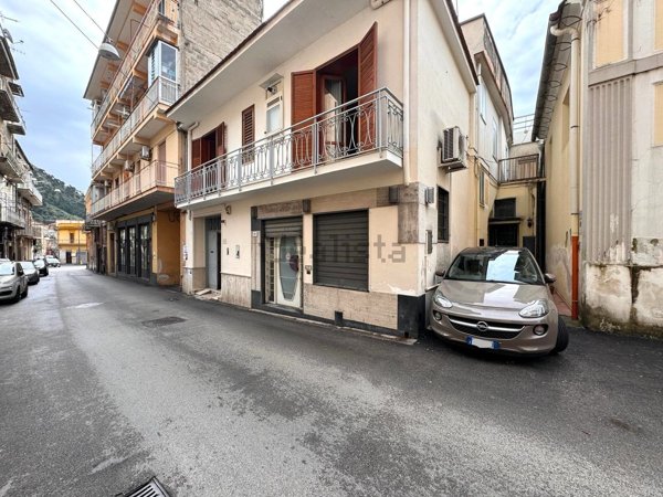 locale commerciale in affitto a Sarno