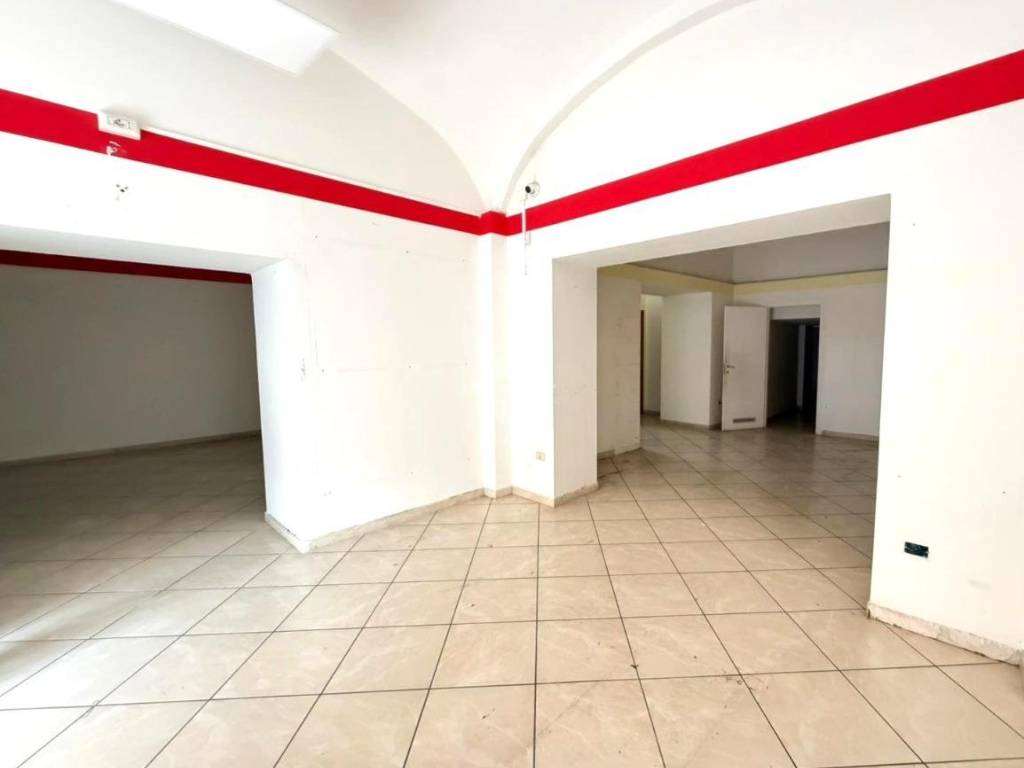 locale commerciale in affitto a Scafati