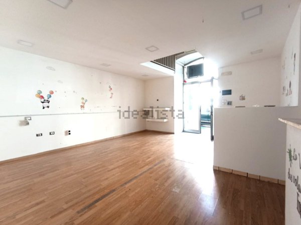 locale commerciale in affitto a Scafati