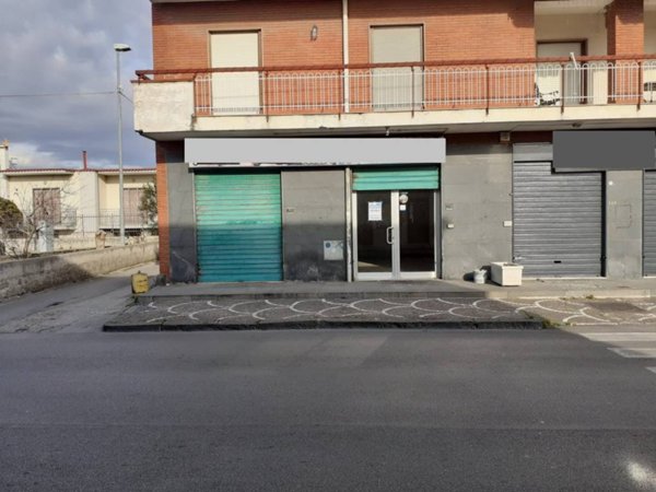 locale commerciale in affitto a Scafati