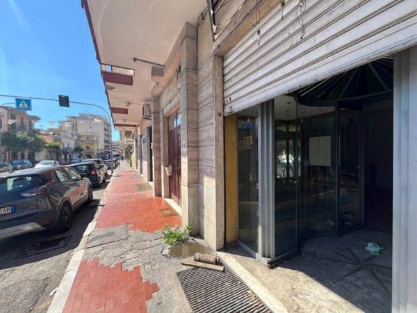 locale commerciale in affitto a Scafati