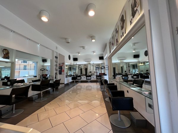 locale commerciale in affitto a Vallo della Lucania