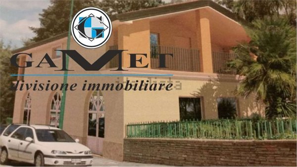 locale commerciale in affitto a Vallo della Lucania