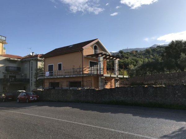 locale commerciale in affitto a Vallo della Lucania