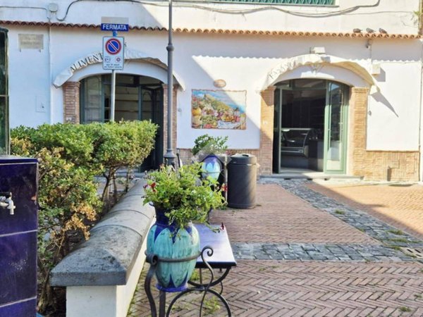 negozio in affitto a Vietri sul Mare in zona Dragonea
