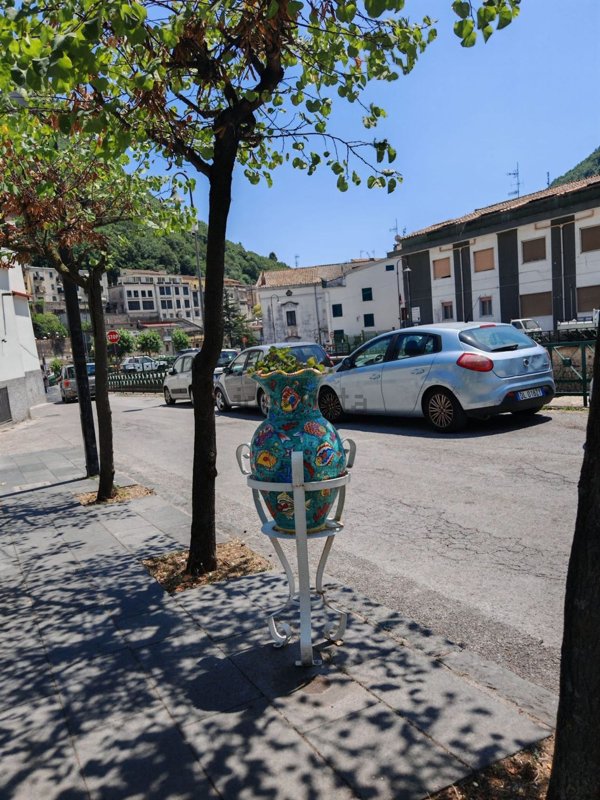 negozio in affitto a Vietri sul Mare in zona Molina