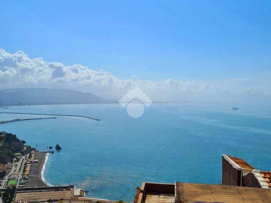 appartamento in affitto a Vietri sul Mare in zona Raito