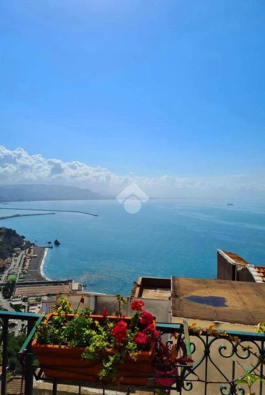 appartamento in affitto a Vietri sul Mare in zona Raito