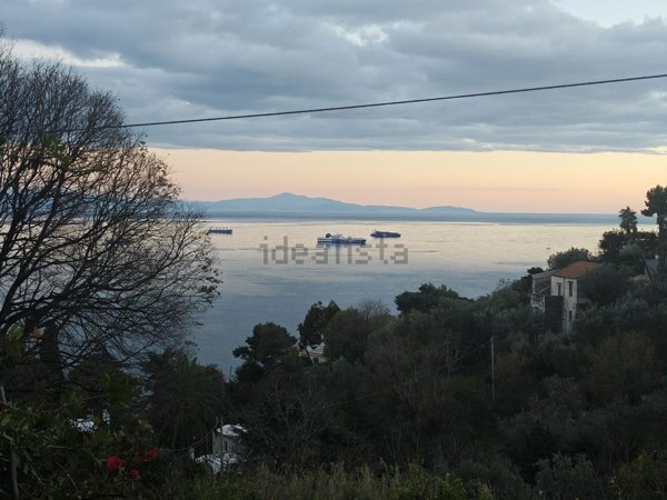 appartamento in affitto a Vietri sul Mare in zona Raito