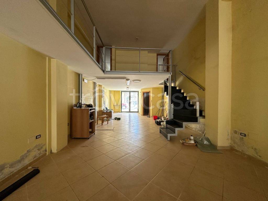 negozio in affitto a Bellizzi
