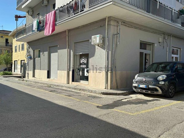 locale commerciale in affitto a Bellizzi