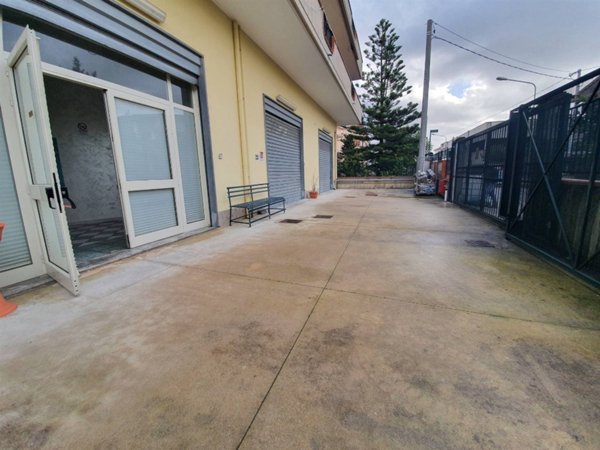 locale commerciale in affitto a Bellizzi