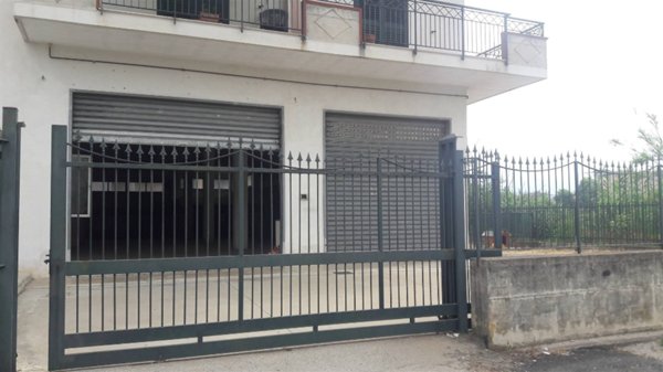 locale commerciale in affitto a Bellizzi