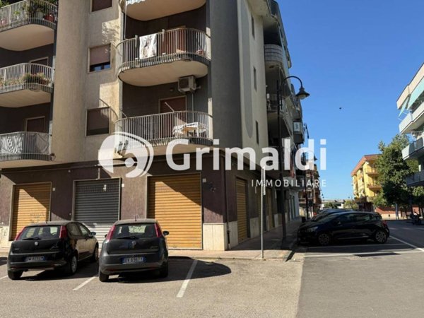 negozio in affitto a Bellizzi in zona Bivio Pratole