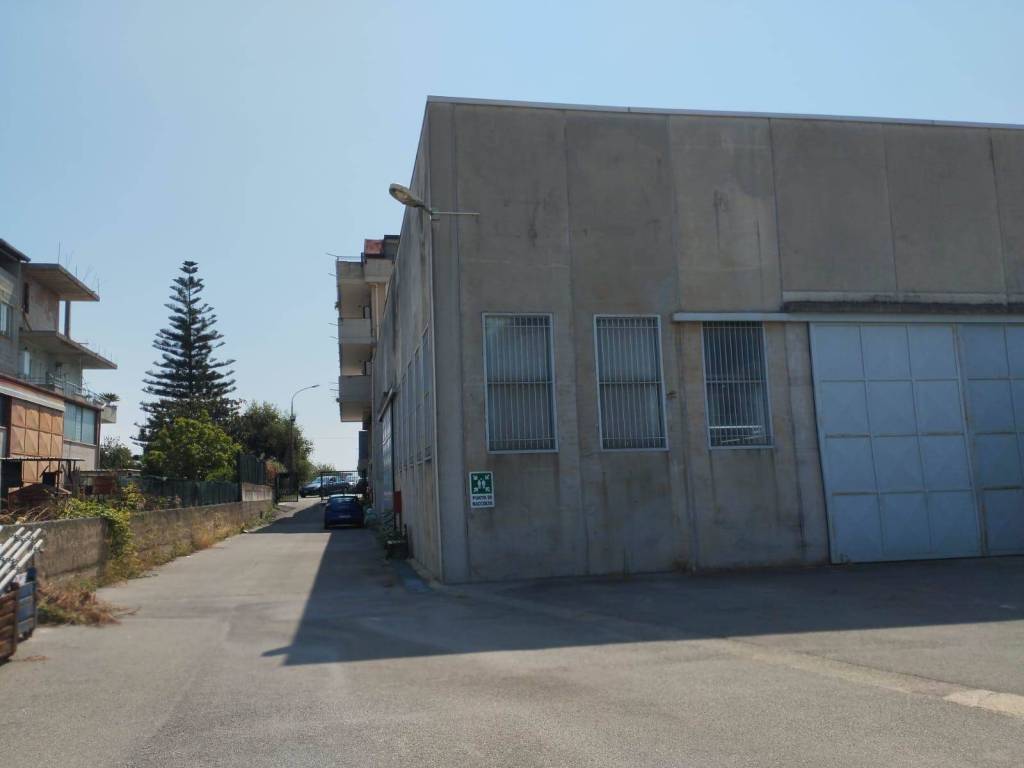 locale commerciale in affitto a Bellizzi