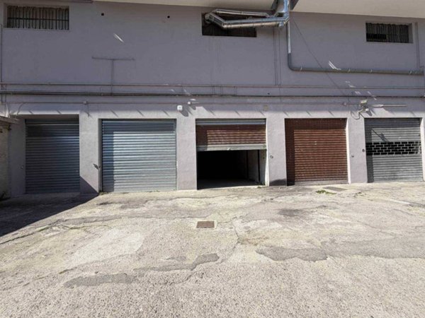 locale commerciale in affitto a Bellizzi