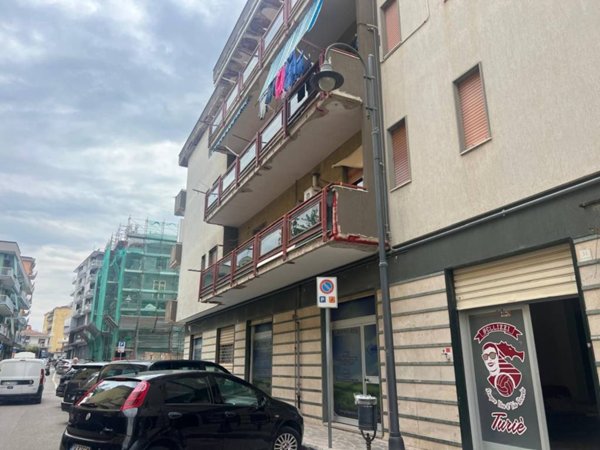 negozio in affitto a Bellizzi in zona Bivio Pratole