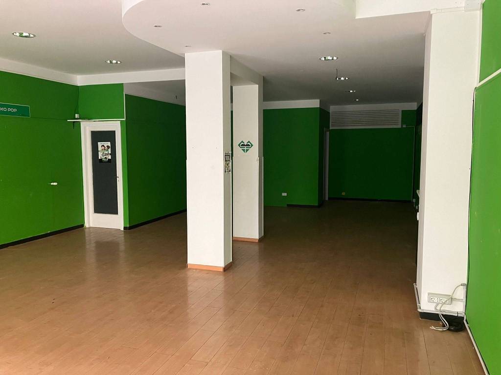 negozio in affitto a Cuneo in zona Centro Città
