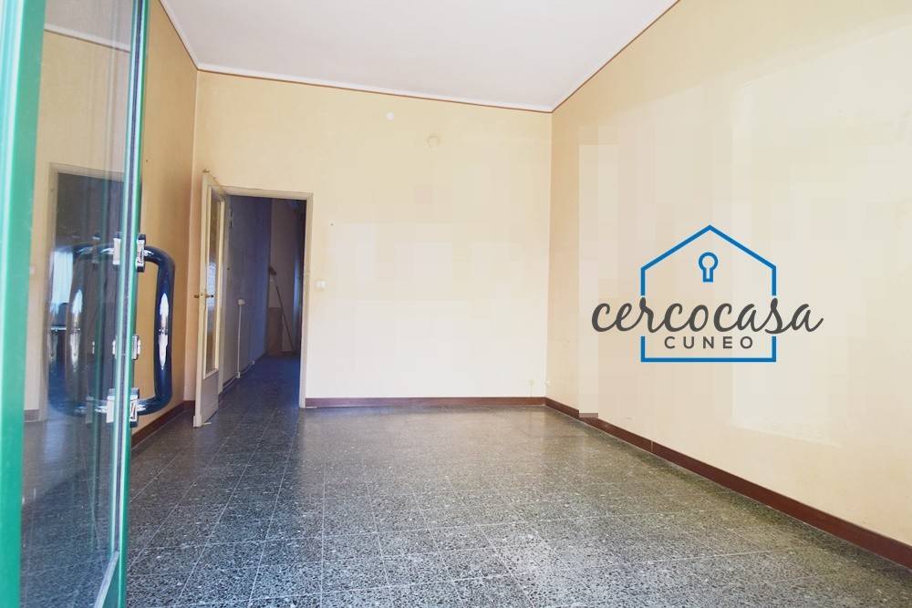 negozio in affitto a Cuneo in zona Centro Città